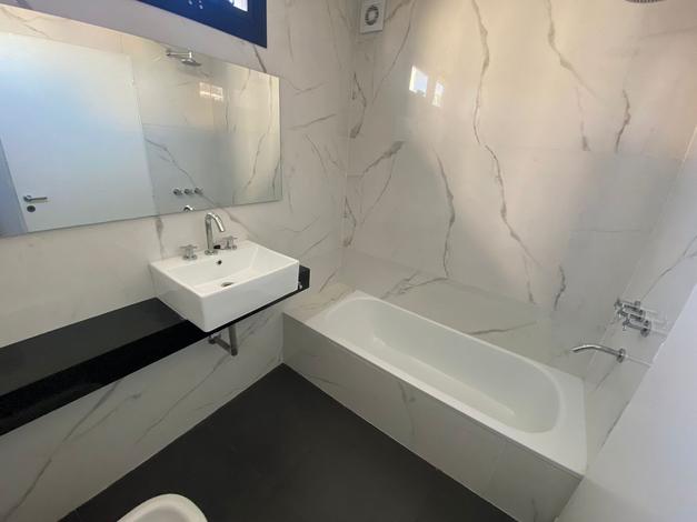 medium_u_683dee94cf8ec