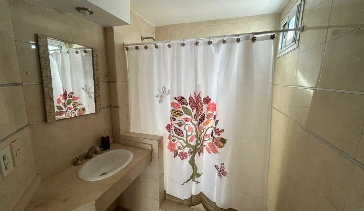 WhatsApp Image 2025-11-13 at 16.04.16 (1)